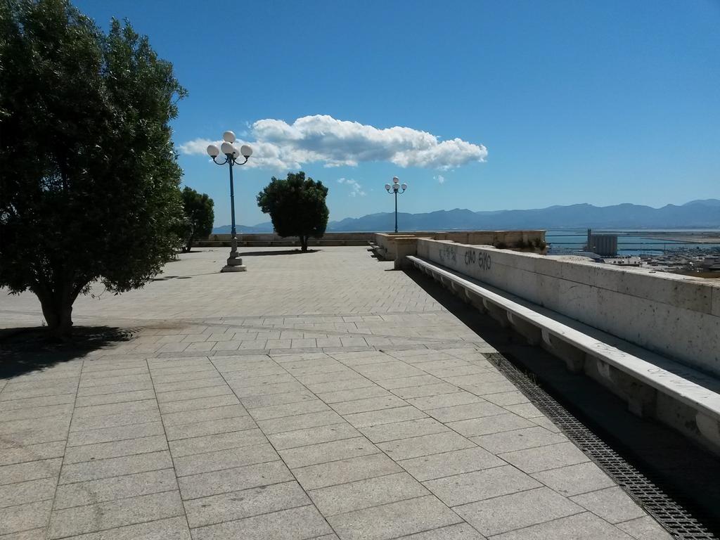 Hotel Due Colonne Cagliari Bagian luar foto