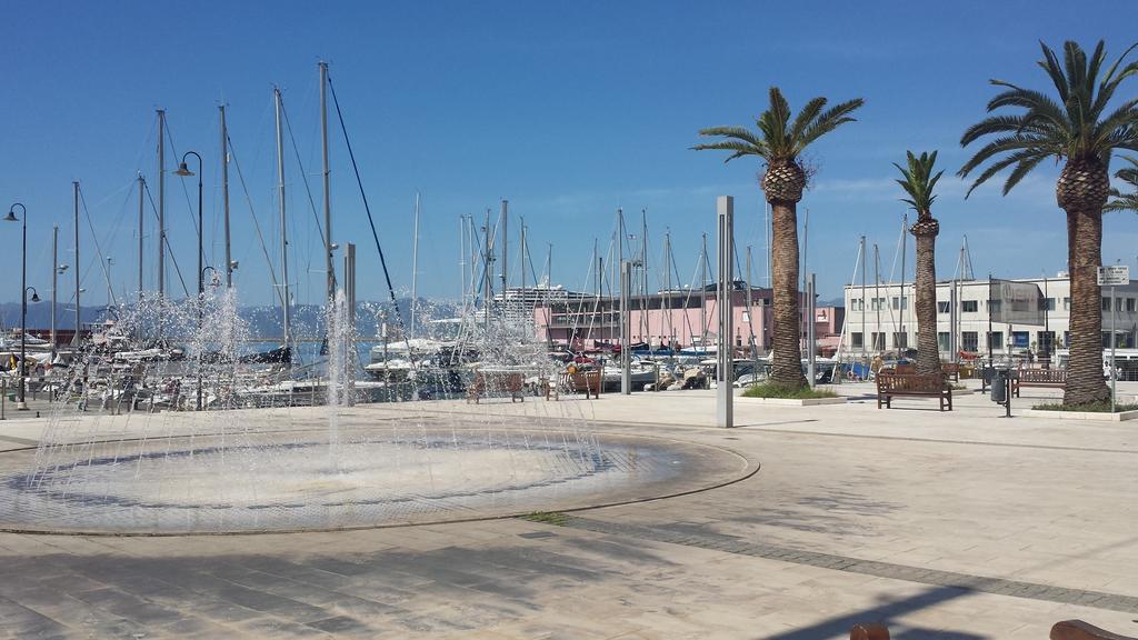 Hotel Due Colonne Cagliari Bagian luar foto